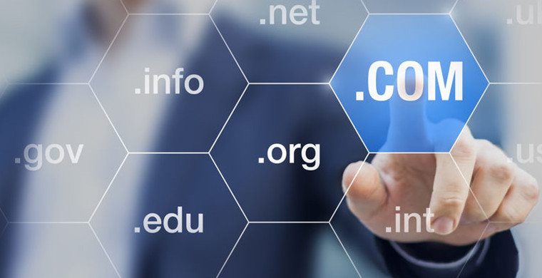 英语网站大楼的第一步：注册和购买名称上的域名